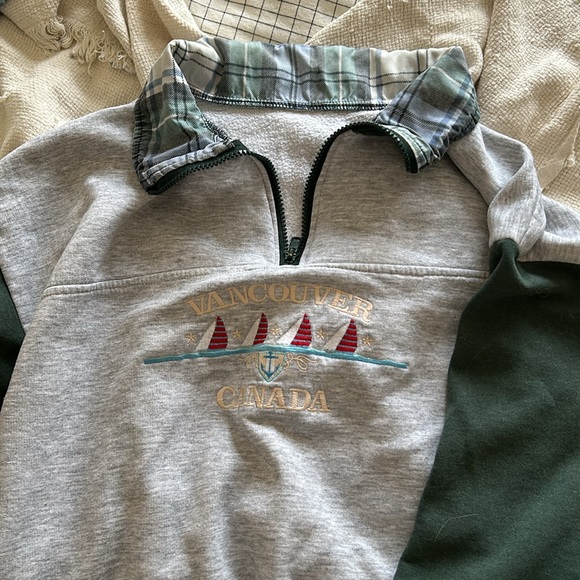 Vintage Vancuver Quarter Zip Pull Over Sweatshirt - Picture 3 of 4